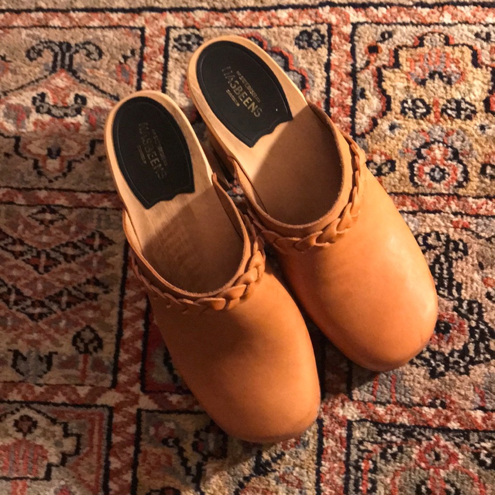Platform clogs